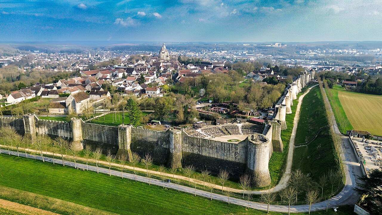 Grand Tour de Paris, Provins - Montereau